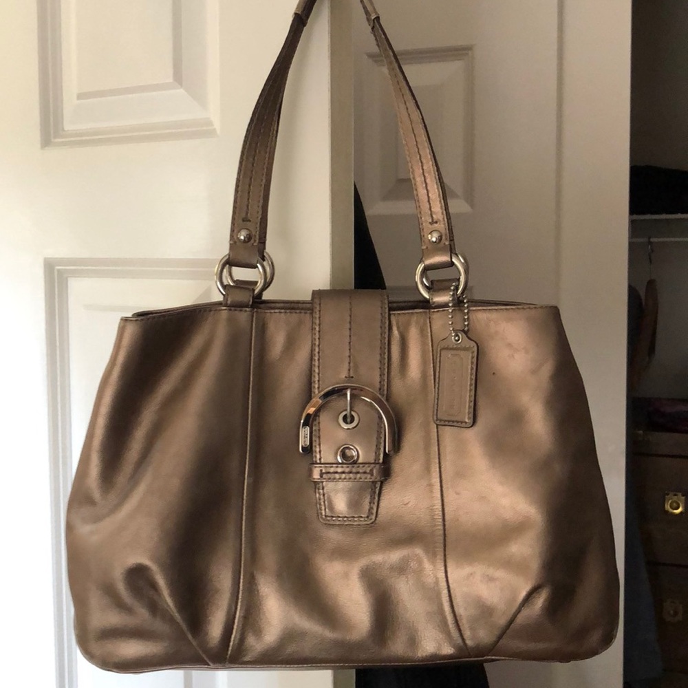 ⬇️ COACH • Soho East West Metallic Satchel